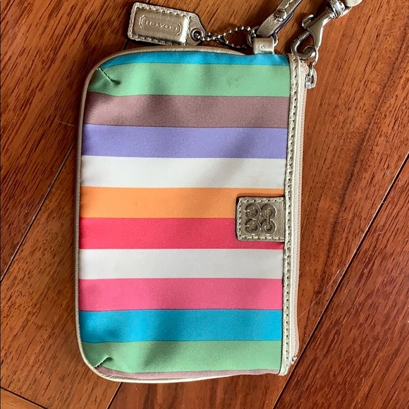 Coach wristlet. - Picture 2 of 6